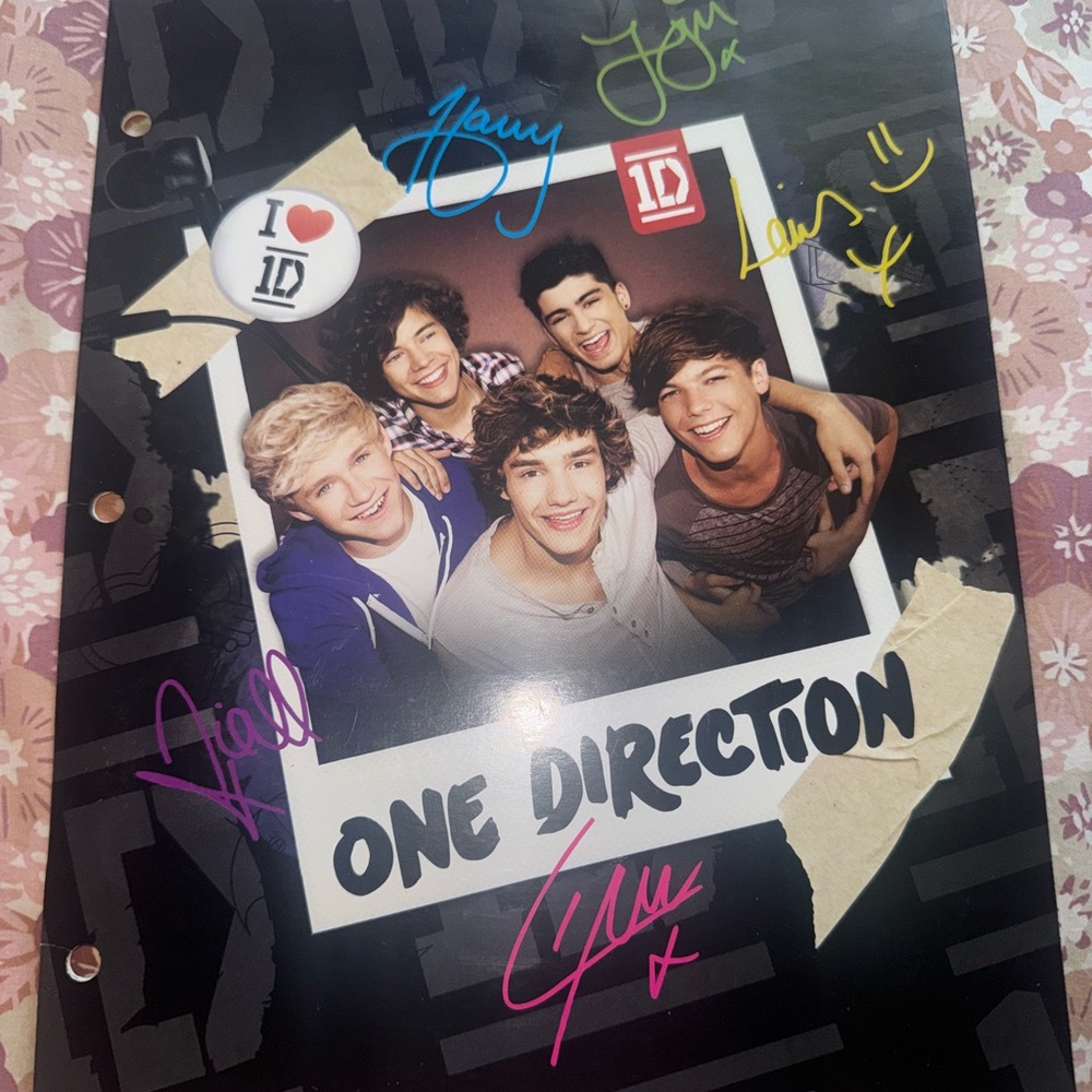 One Direction RARE 2013 Autographed portfolio